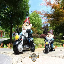 Carregar imagem no visualizador da galeria, gnomo de jardim;
estátua de gnomo;
decoração de jardim;
ornamento de resina para jardim;
figura decorativa de gnomo;
gnomo engraçado para jardim;
estátua de resina para exterior;
ornamento de jardim divertido em resina;
mini estátua de gnomo para gramado;
mini gnomo para gramado;
mini gnomo de resina;
mini gnomo motociclista;
mini gnomo na moto;
mini gnomo de jardim