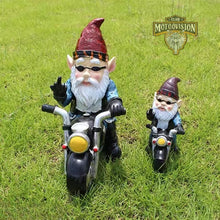 Carregar imagem no visualizador da galeria, gnomo de jardim;
estátua de gnomo;
decoração de jardim;
ornamento de resina para jardim;
figura decorativa de gnomo;
gnomo engraçado para jardim;
estátua de resina para exterior;
ornamento de jardim divertido em resina;
mini estátua de gnomo para gramado;
mini gnomo para gramado;
mini gnomo de resina;
mini gnomo motociclista;
mini gnomo na moto;
mini gnomo de jardim