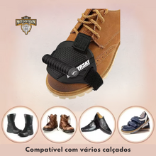 Carregar imagem no visualizador da galeria, protetor de calçado para moto;
protetor de sapato para motociclista;
capa para sapato de moto;
protetor de marcha para moto;
capa protetora para calçado de moto;
protetor de bota moto;
protetor de calçado para câmbio de moto;
capa de sapato antiderrapante moto;
proteção para tênis de motoqueiro;
capa de borracha para calçado moto;
acessório para motociclista;
protetor de marcha antiderrapante;
protetor de pé para moto;
protetor para troca de marcha;