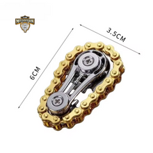 Carregar imagem no visualizador da galeria, spinner de dedo;
spinner de engrenagem;
spinner metálico;
brinquedo antistress;
fidget spinner;
spinner corrente;
spinner para ansiedade;
spinner colecionável;
spinner com corrente e engrenagem;