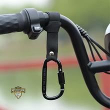 Carregar imagem no visualizador da galeria, ganchos para moto;
gancho capacete moto;
kit ganchos moto;
ganchos para bagagem de moto;
kit 2 ganchos para bagagem de moto;
ganchos universais para capacete e bolsa moto;
ganchos frontais para scooter e bicicleta elétrica;
gancho reforçado para bagagem moto;