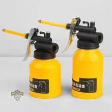 Carregar imagem no visualizador da galeria, lubrificador profissional;
lubrificador de óleo;
bomba de óleo manual;
aplicador de óleo;
lubrificador para oficina;
lubrificador industrial;
óleo lubrificante para ferramentas;
lubrificador de precisão;
lubrificador manual alta pressão;
