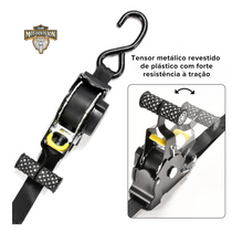 Carregar imagem no visualizador da galeria, cinta com catraca;
cinta para amarração de carga;
cinta para moto;
correia para carga;
catraca de amarração;
cinta com catraca retrátil;
cinta para prender moto;
cinta para carro;
cinta de fixação de carga;
fita com catraca;
correia retrátil com catraca para moto;
cinta automática para transporte de carga;
cinta com catraca para prender moto em caçamba;
correia de fixação para bagageiro de carro;

