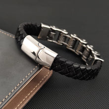 Carregar imagem no visualizador da galeria, Pulseira IRON RIDER — Couro Trançado &amp; Aço Inoxidável Estilo Biker
