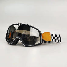 Carregar imagem no visualizador da galeria, óculos retrô para motocicleta;
óculos para moto vintage;
óculos retrô moto;
óculos motocross retrô;
óculos café racer;
óculos para moto com proteção uv;
óculos para motocross;
óculos para trilha moto;
óculos para atv;
óculos para mtb;
óculos de proteção para moto;
óculos com lente de policarbonato;
óculos com proteção solar uv;
óculos para capacete;
